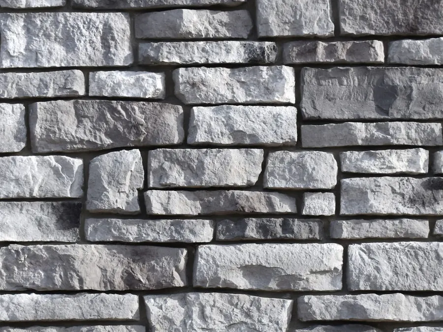 Prestige Stone Weatherledge manufactured stone veneer in Blanc, close-up